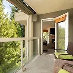 Woodrun Lodge 417 | Ski-In Ski-Out, Pool, Hot Tub, Free Parking