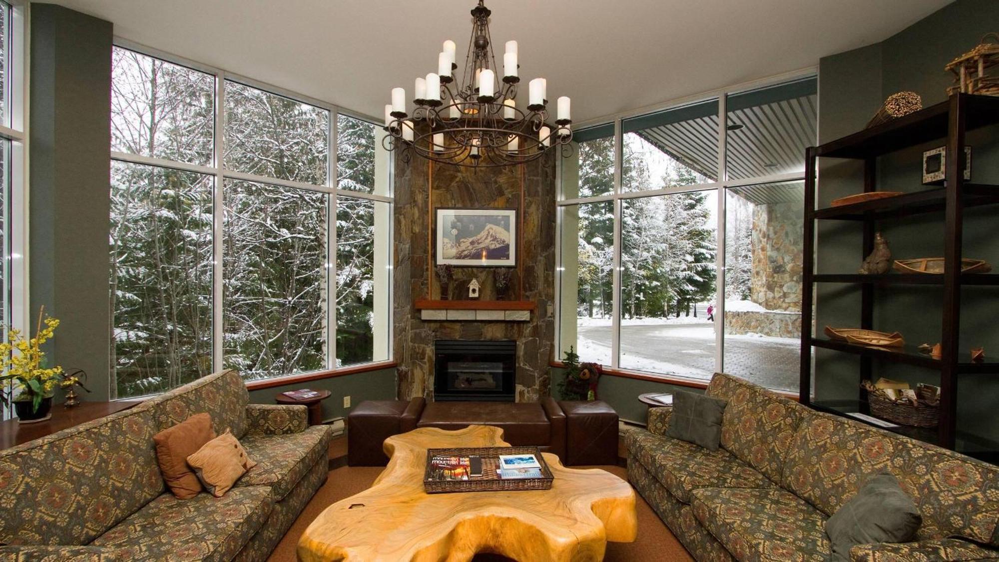 Hébergement de vacances Woodrun 417 | Ski-in Ski-out, Pool, Hot Tub, Free Parking Whistler