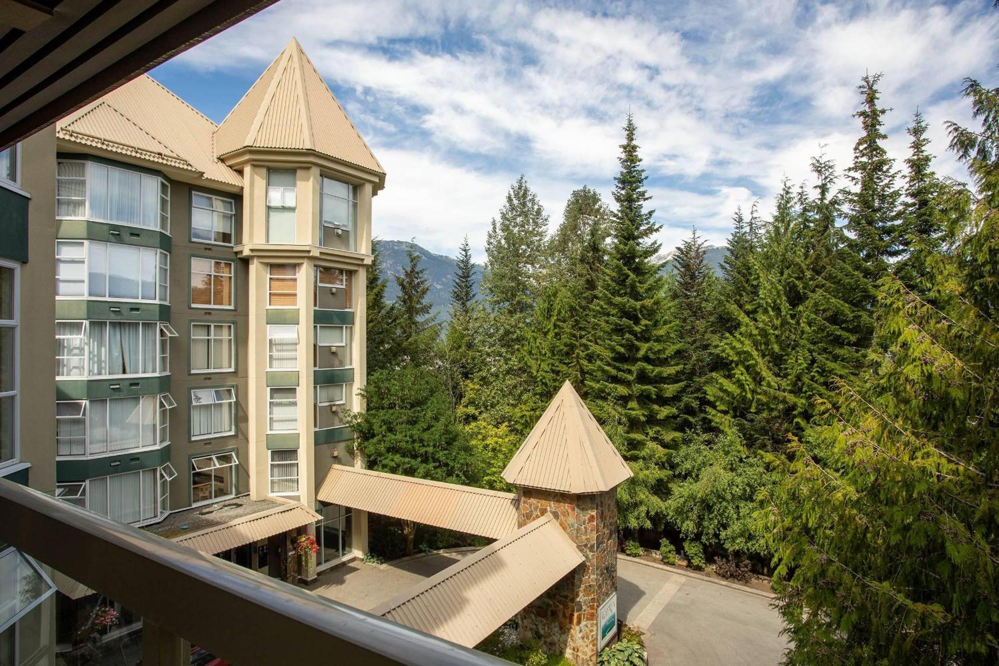 Hébergement de vacances Woodrun 417 | Ski-in Ski-out, Pool, Hot Tub, Free Parking Whistler